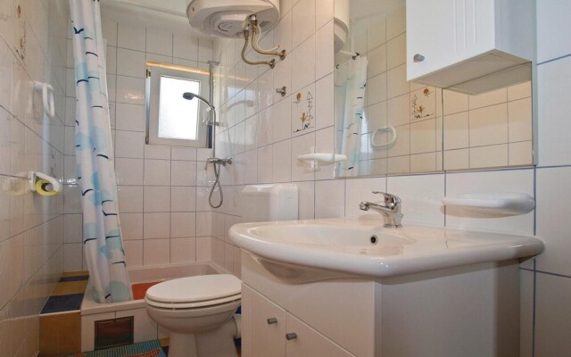 Beautiful Home in Crna Punta With Wifi and 3 Bedrooms