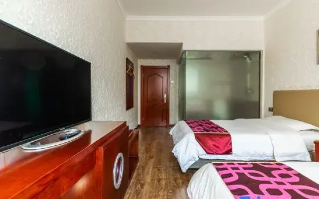 Manzhouli Yinmao Holiday Hotel (Zhongsu Golden Street Beihu Park)