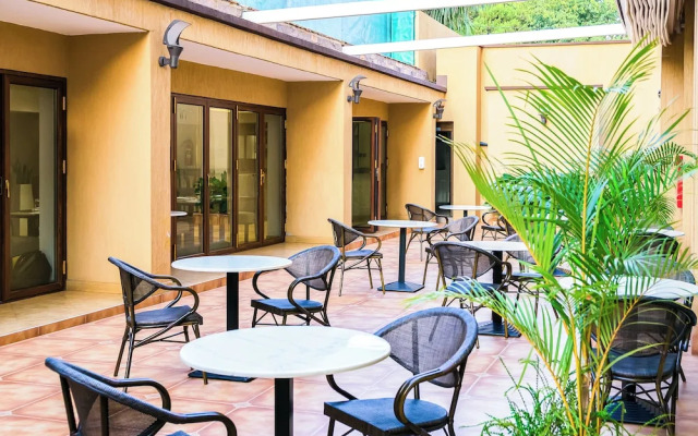 Canary Hotel