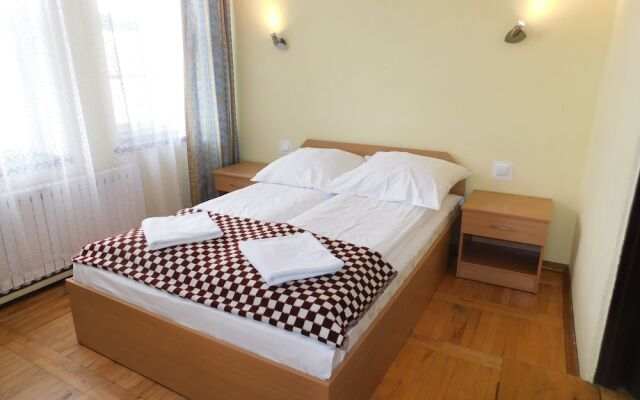 Korona Guest Rooms