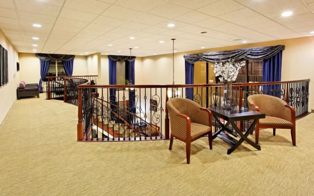 Holiday Inn Express & Suites Lathrop
