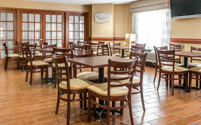 Sleep Inn & Suites - Airport
