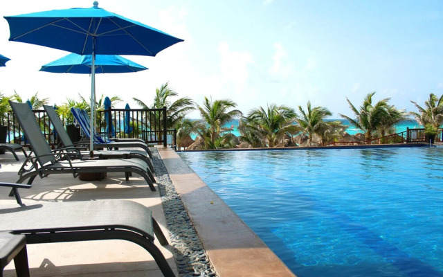 Infinity Luxury Travel at Seadust by YPJ