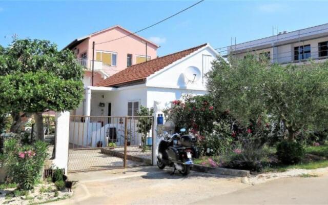Apartment Franka - 70 m from sea