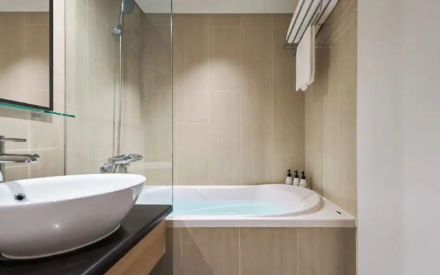 M Village Hotel Kim Ma