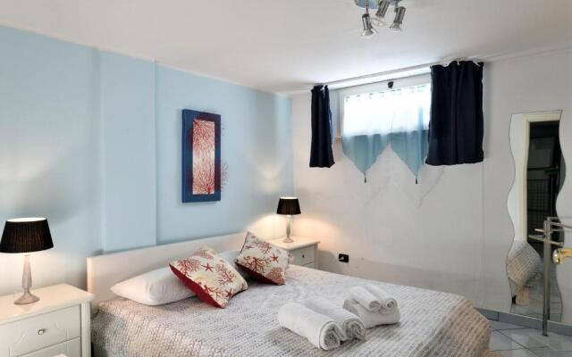 Beach-front boutique apartment Lido 113