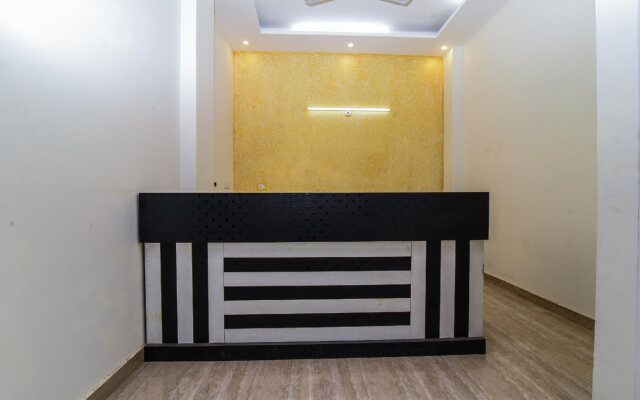 Larch Western By OYO Rooms