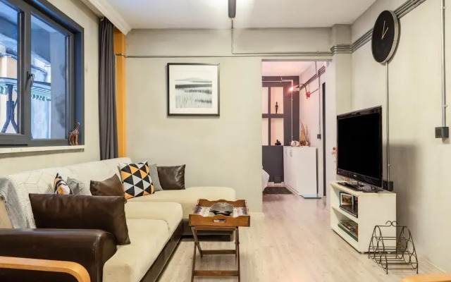 Contemporary And Stylish Flat In Sisli