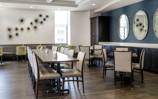 Embassy Suites Louisville Downtown