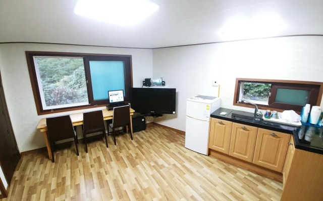 Geoje Sea Love Pension