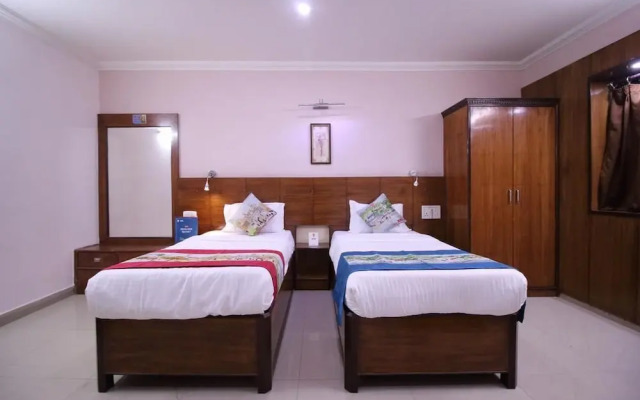 ADB Rooms Hotel Sahiwa