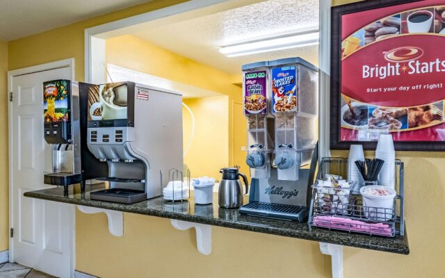 Econo Lodge Near SeaWorld