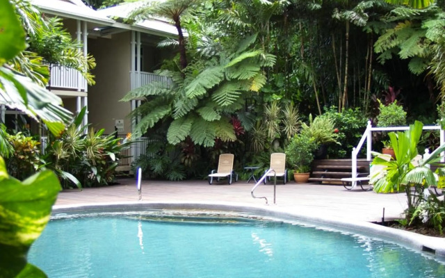 Palm Cove Tropic Apartments