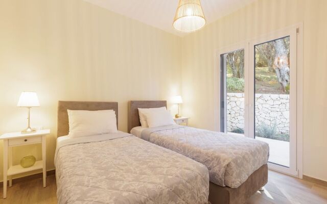 Villa Breeze & Villa Coco by Konnect Avlaki Beach