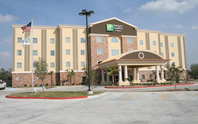 Holiday Inn Express and Suites George West, an IHG Hotel