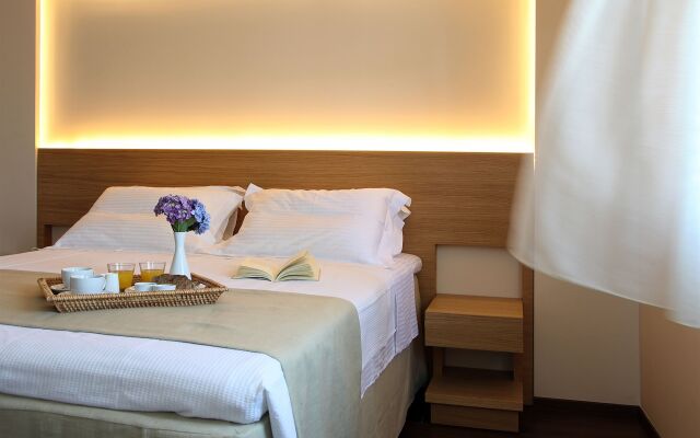 Theta Hotel