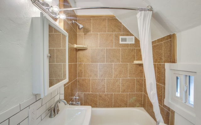 1 Block to Town! Convenient Logan Apartment