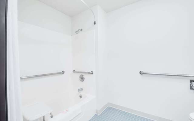 Days Inn by Wyndham Sturgis