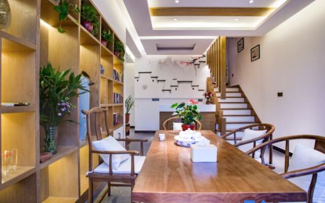 Yixiu Mountain Inn