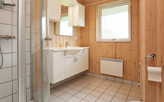 Rustic Holiday Home in Hovedstaden Near the Sea
