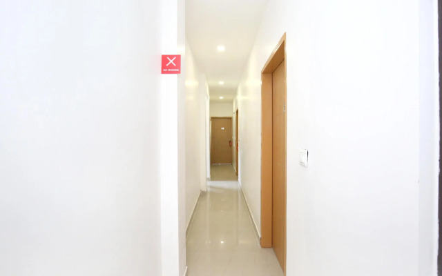 OYO 11885 Silver Plaza