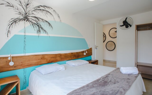 Longboard Paradise Suites