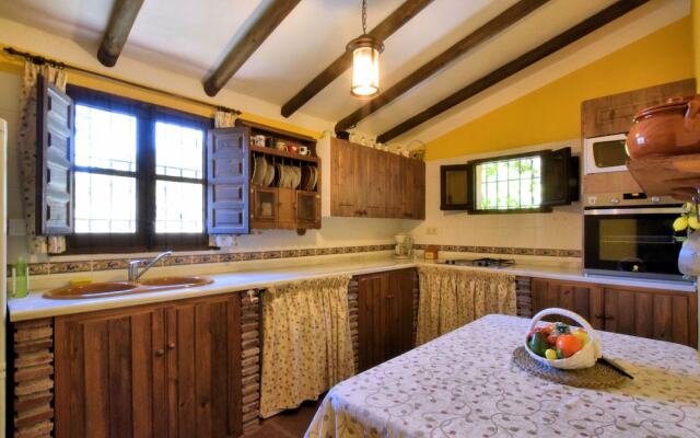 Attractive Holiday Home in Canillas de Aceituno With Terrace