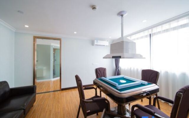 Jinchi Business Hotel