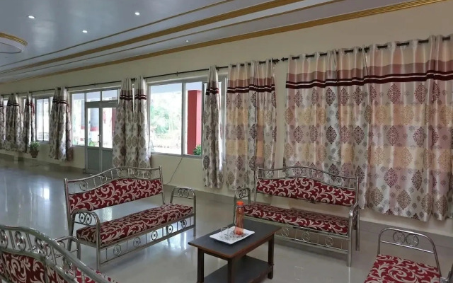 The Palms Resort By OYO Rooms