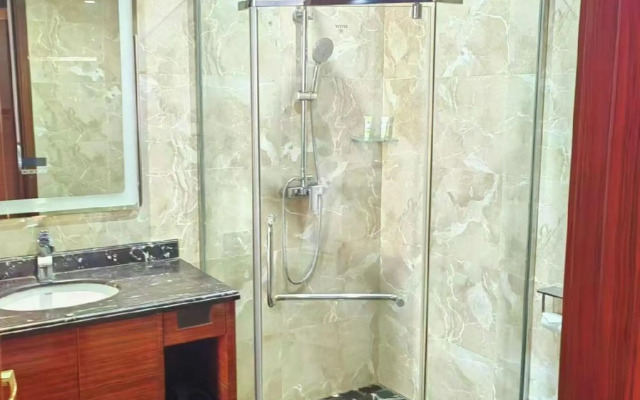 Shangrong Business Hotel (Wuhan Julong Avenue Zhuoer Enterprise Headquarters)