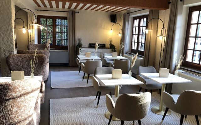 Hôtel-Restaurant Au Relais Du Château Mensberg
