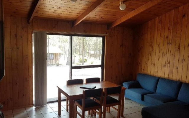 Woodbine Park Eco Cabins – Guest Rooms – Bournda