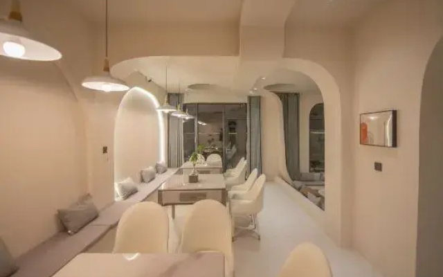 Zhaolan Light Luxury Vacation Homestay (Tekes Bagua City Store)