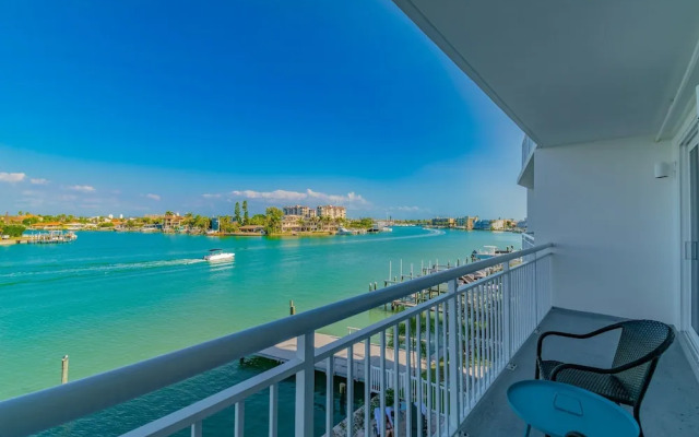 Oceana 204 East