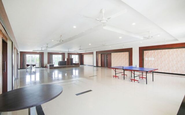 Capital O 30441 Hotel Durgada Siri