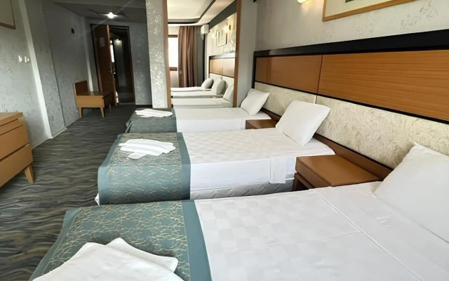 Unaten Otel