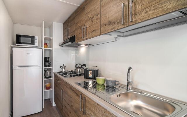 Hu Park Albatros Village