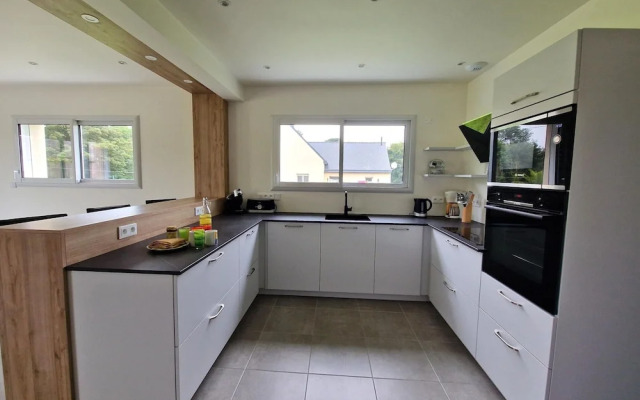 Spacious House Near Pink Granite Coast