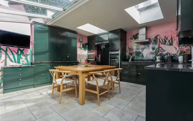 Molyneux Street II by Onefinestay