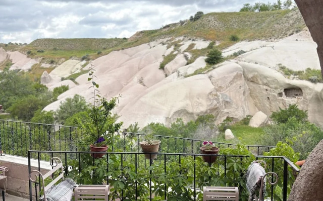 Valley Inn Cave Hotel