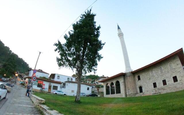 Arben Qemeri Guest House