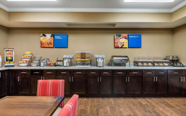 Comfort Inn & Suites Sacramento - University Area