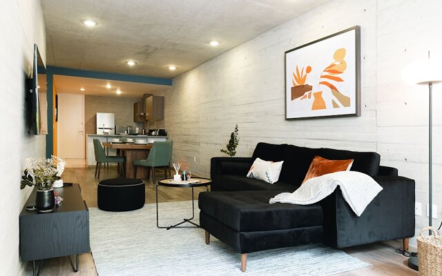 Huge and Incredible 2BR 2BA Apt. in the heart of La Condesa