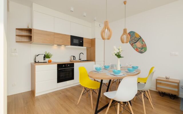 Marynarska Modern Apartment by Renters