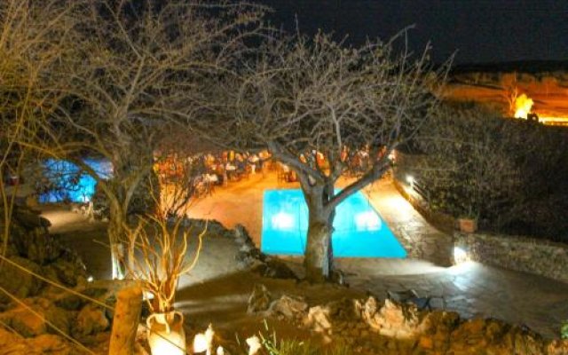 Okutala Etosha Lodge