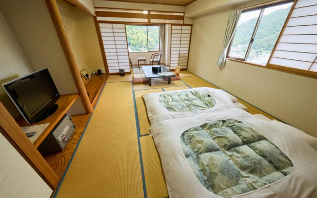 Shuzenji Onsen Hotel Takitei – Guest Rooms – Izu