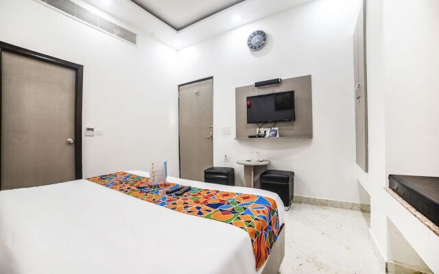 FabHotel Red Inn Sector 15