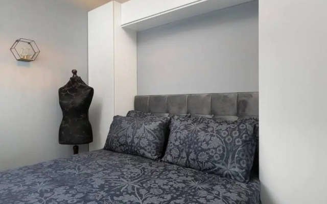 Marine Parade Sea View 2-bedroom Apartment