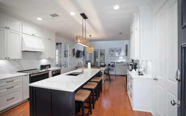 1299 Laurel Grove 3 Bedroom Home by RedAwning