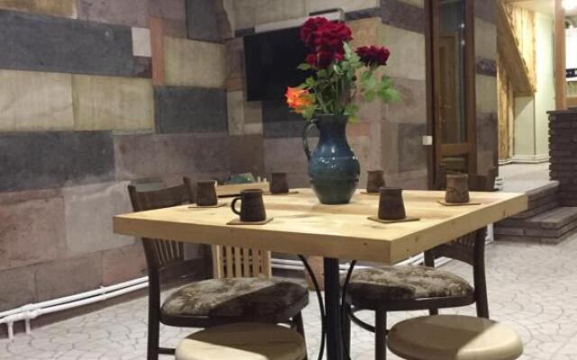 Apple Tree Family Home (ECO)